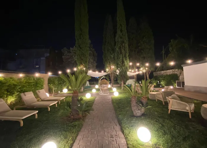 Magical Botanic-Garden Apartments