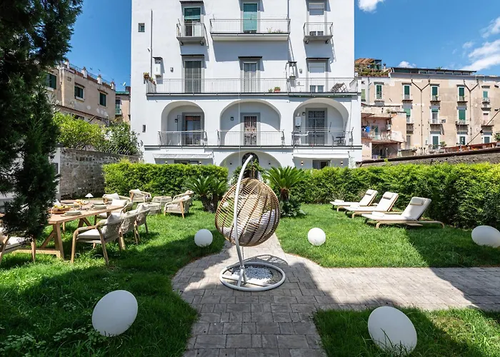 Magical Botanic-Garden Apartments